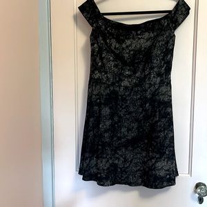 Cocktail dress, off the shoulder, never worn, Motel brand, M